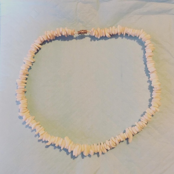 Glass beaded necklace with a twist clasp - Picture 2 of 2